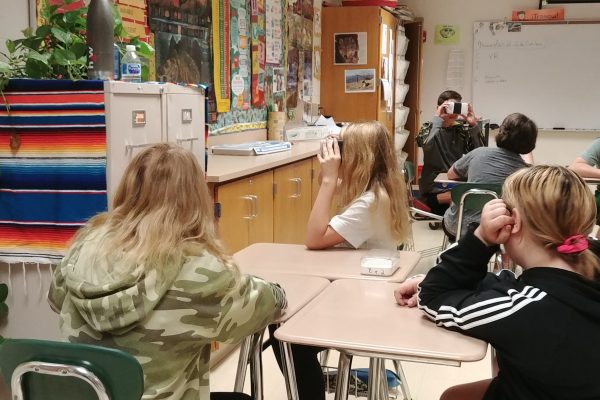 Millbury PS Students using VR in the Classroom